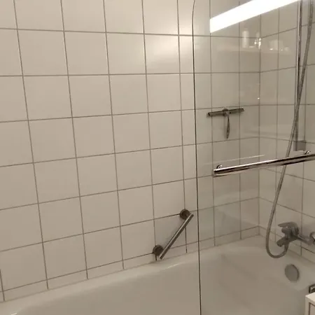Shared Cozy Place In Stuttgart's Heart! Apartament *