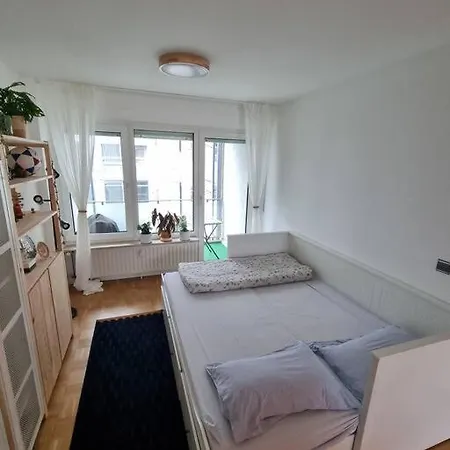 Shared Cozy Place In Stuttgart's Heart! Apartment *