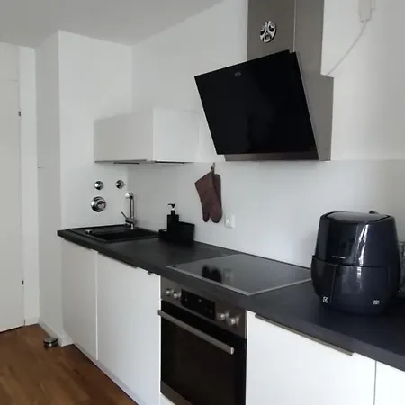 Shared Cozy Place In Stuttgart's Heart! アパート *