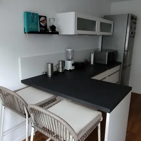 Shared Cozy Place In Stuttgart's Heart! アパート *
